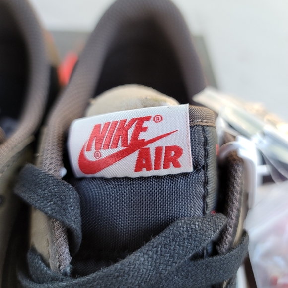 Travis Scott Lows 1s - Picture 5 of 7